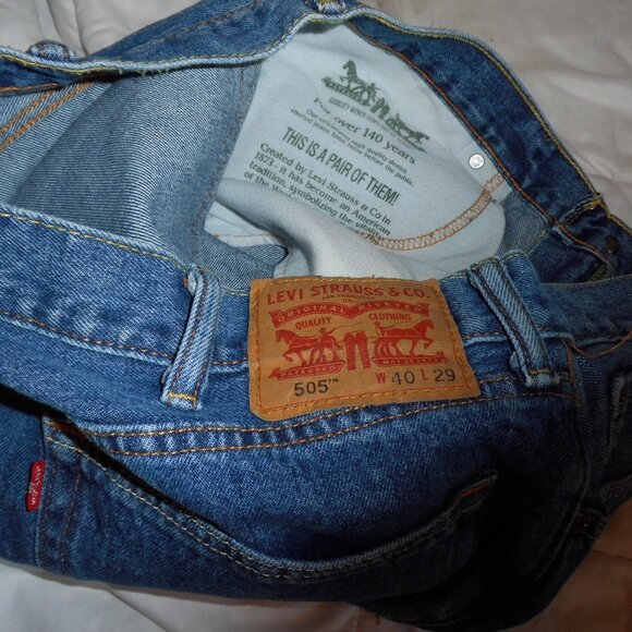 LEVI 505 DENIM CUTOFF SHORTS IN SZ‎ 40X9 - Picture 6 of 9